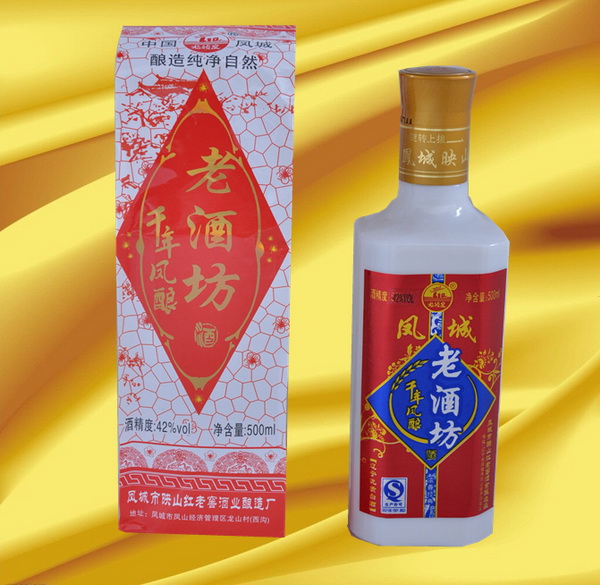 千年凤酿（纸袋方瓷瓶）